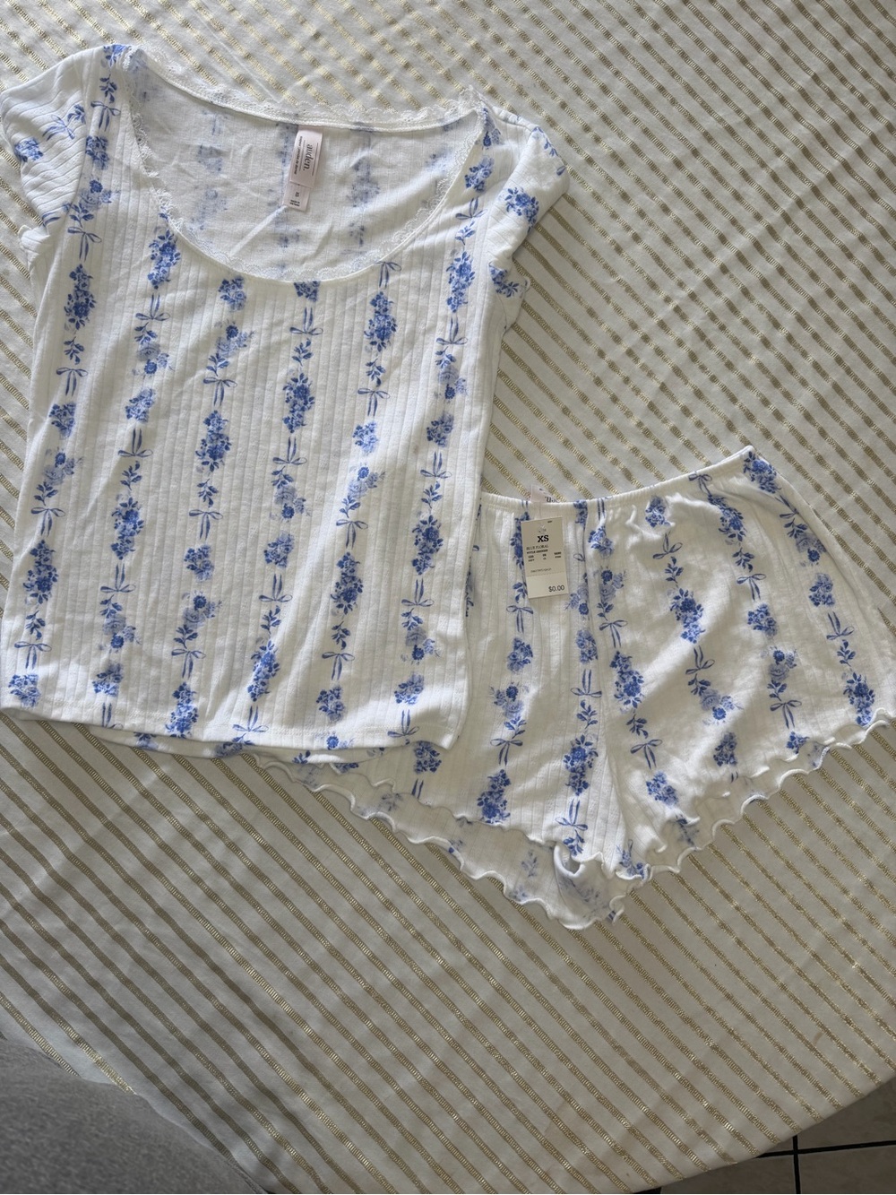 Auden White Ribbed Floral Short Pajama Set with Blue Print